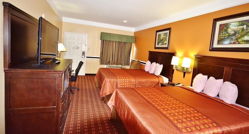 Scottish Inn And Suites Alvin Exterior foto