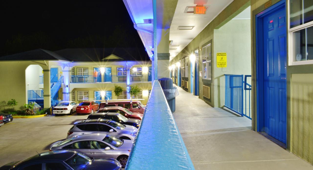 Scottish Inn And Suites Alvin Exterior foto
