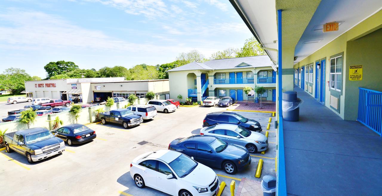 Scottish Inn And Suites Alvin Exterior foto