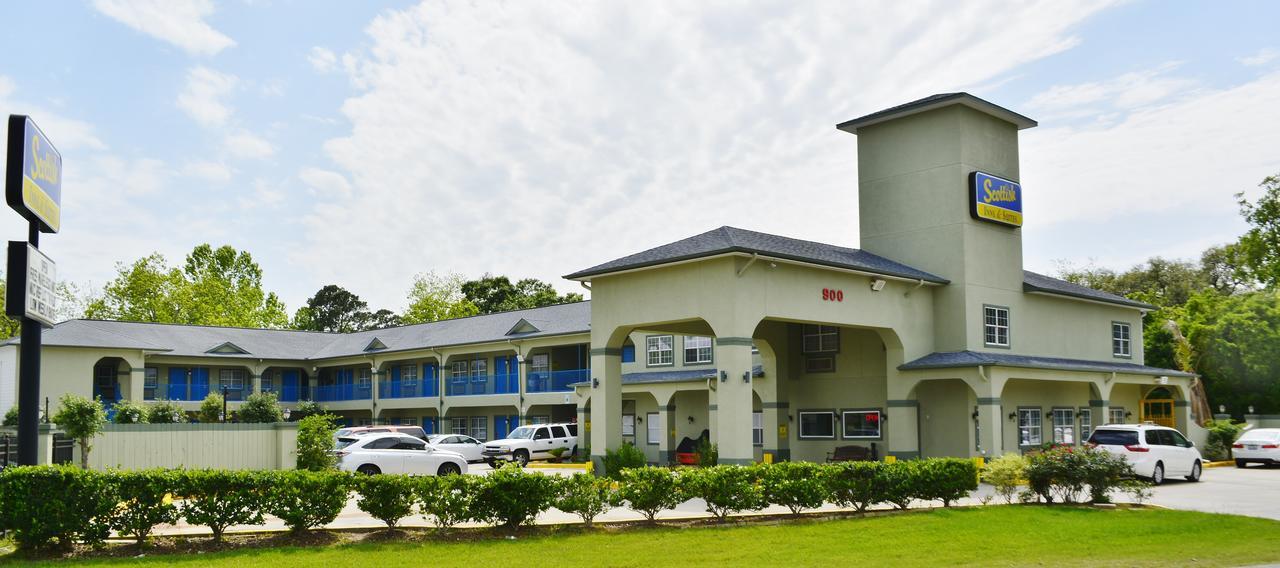 Scottish Inn And Suites Alvin Exterior foto