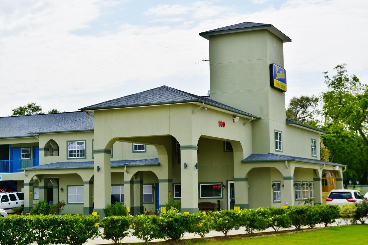 Scottish Inn And Suites Alvin Exterior foto